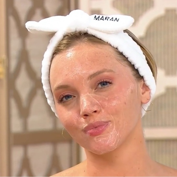 Josie Maran Argan Milk Hydrating Body Renewal Serum+Pore Cleansing Mask+Headband - Picture 6 of 6